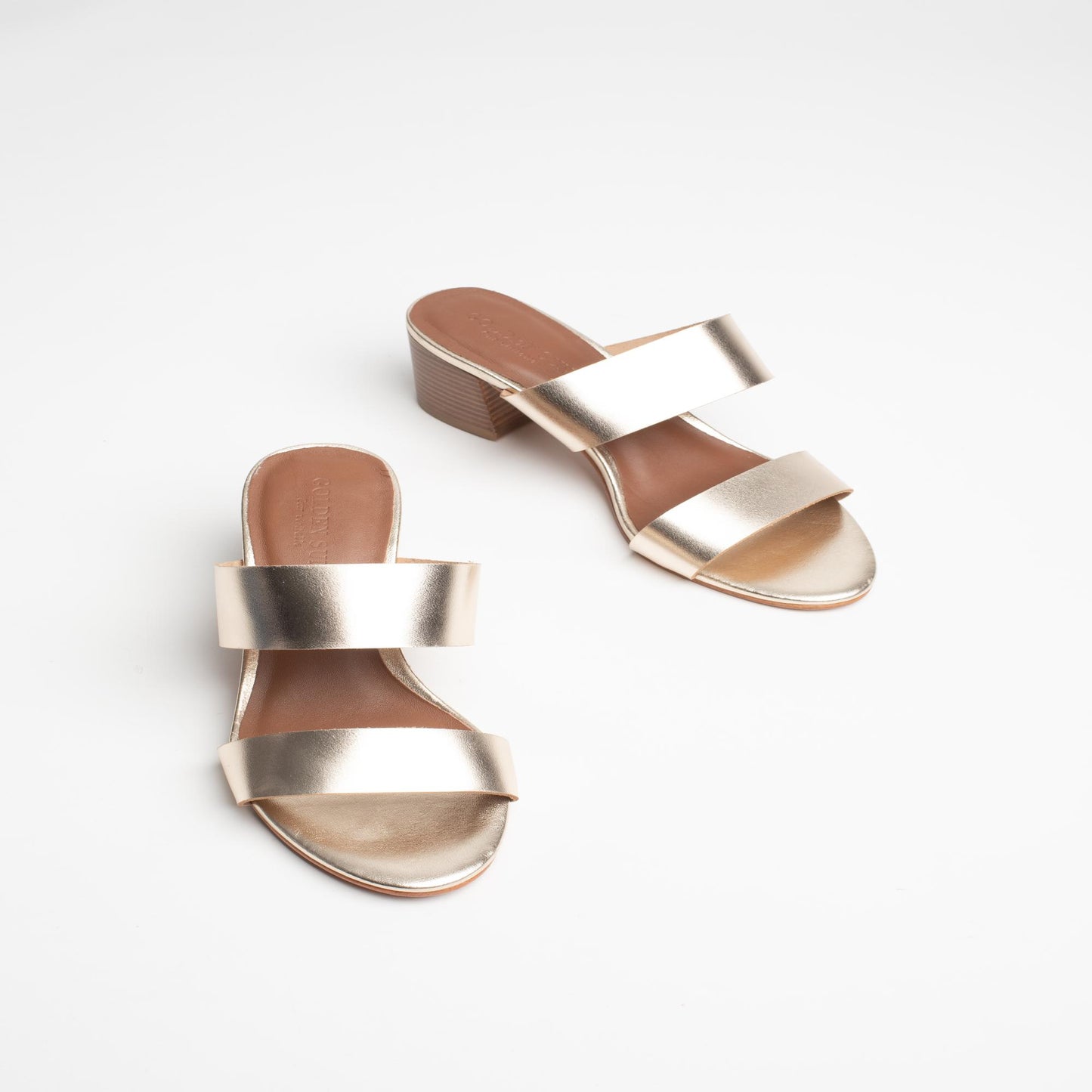 NAHELE sandales en cuir gold